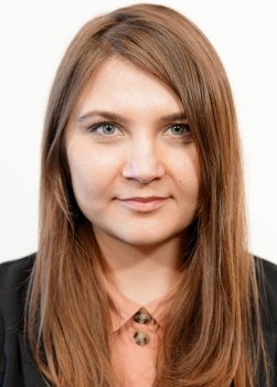 Шеф-редактор каналу й співведуча програми 